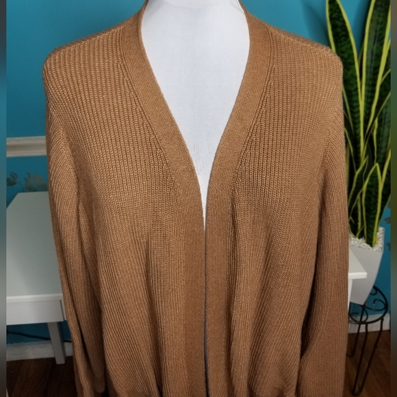 Old Navy Long Cardigan Camel - Picture 2 of 10